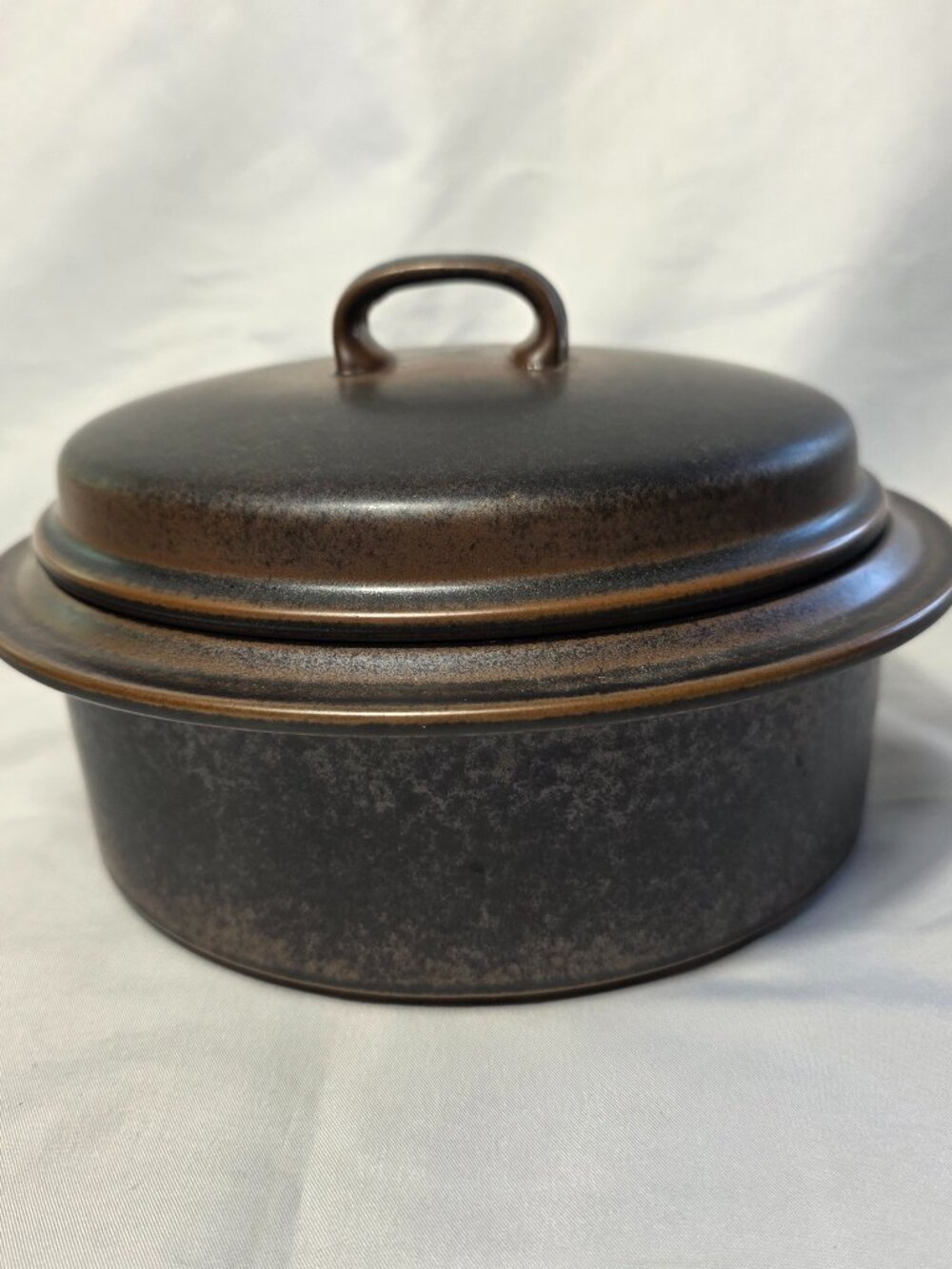 Arabia of Finland Rushka 1.5 Quart Covered Casserole Light & Dark Brown Spotted